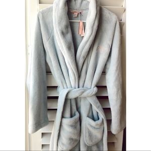 Victoria Secret Plush Cozy Love Robe